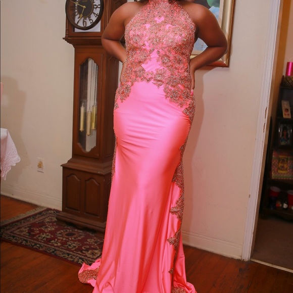 I am selling a hand sewn prom dress. - Picture 3 of 6